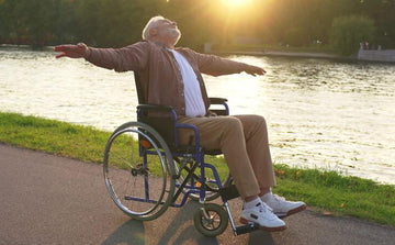 Best Lightweight Manual Wheelchairs for Seniors and Travel