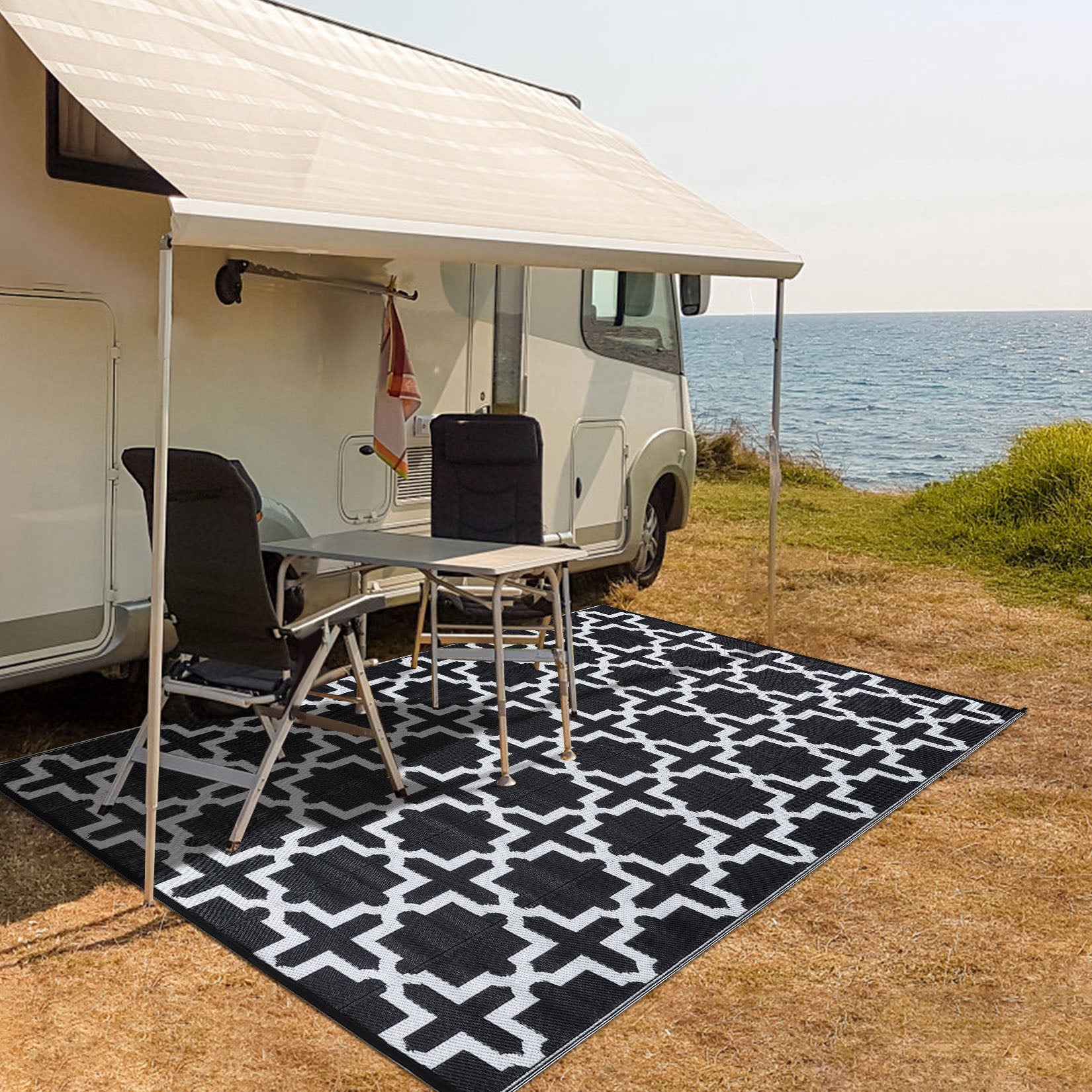 Garvee Outdoor Black & White 6x9 Rug, Waterproof Reversible Plastic Straw Geometric Carpet for Camping, RV, Backyard, Deck, Patio