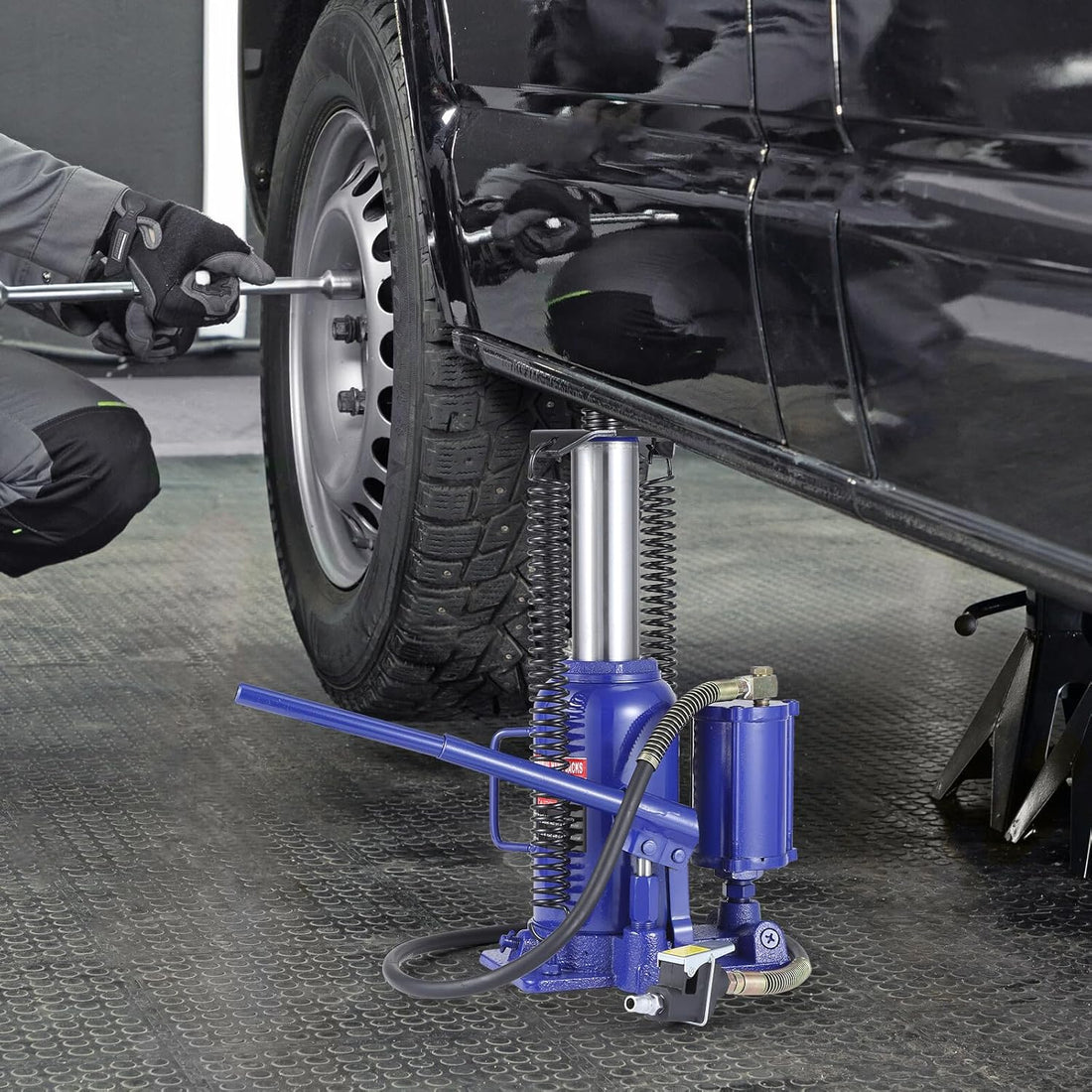 Garvee 32T/64000 LBS Pneumatic Bottle Jack, Air Hydraulic Bottle Jack, Heavy Duty Pneumatic Bottle Jack with Manual Hand Pump for Industrial Engineering Car Truck RV Auto Repair