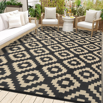 8x10 durable plastic straw rug with modern diamond design, ideal for outdoor spaces.