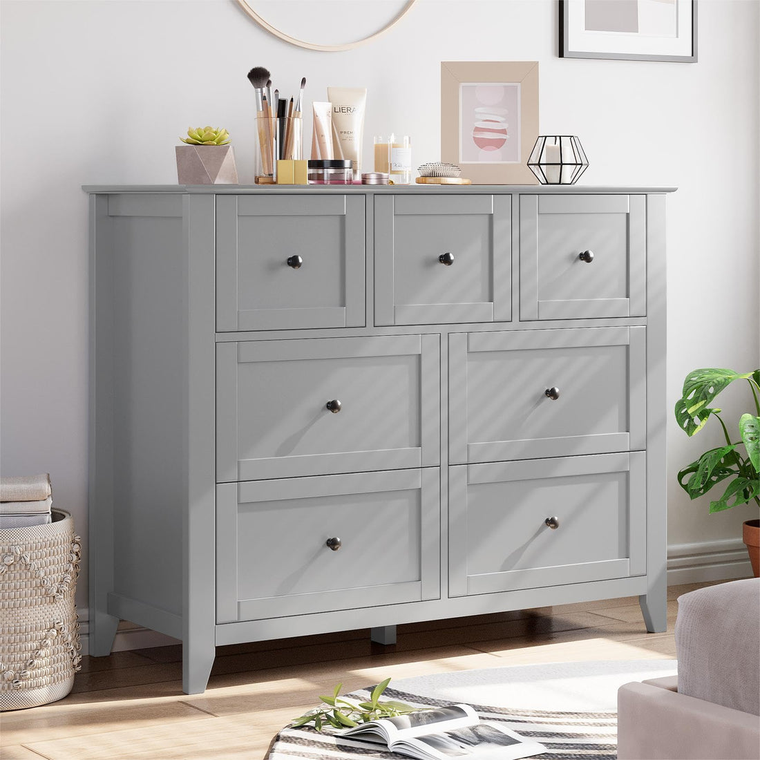 Garvee Grey 7 Chest of Drawer Dresser, Modern and Stylish Dresser, Deep Drawers and Nickel Round Handle, Wood Organizer Dresser with Ample Storage Space for Bedroom, Living Room, Entryway