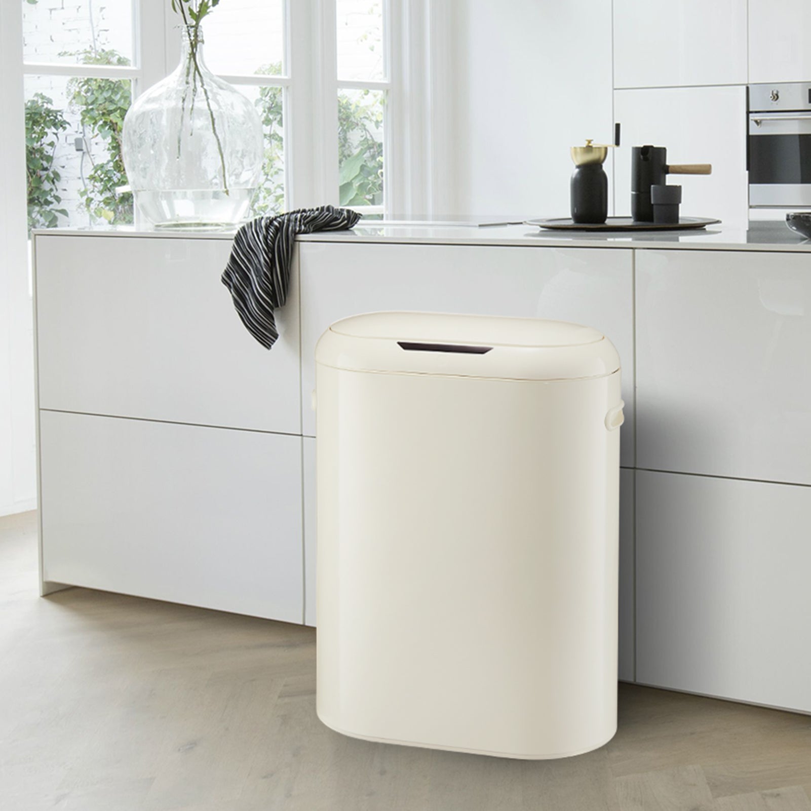 Garvee Automatic Trash Can with Lid, 13 Gallon Smart Trash Can, 50L Motion Sensor Trash Can for Bedroom, Bathroom, Kitchen, Office