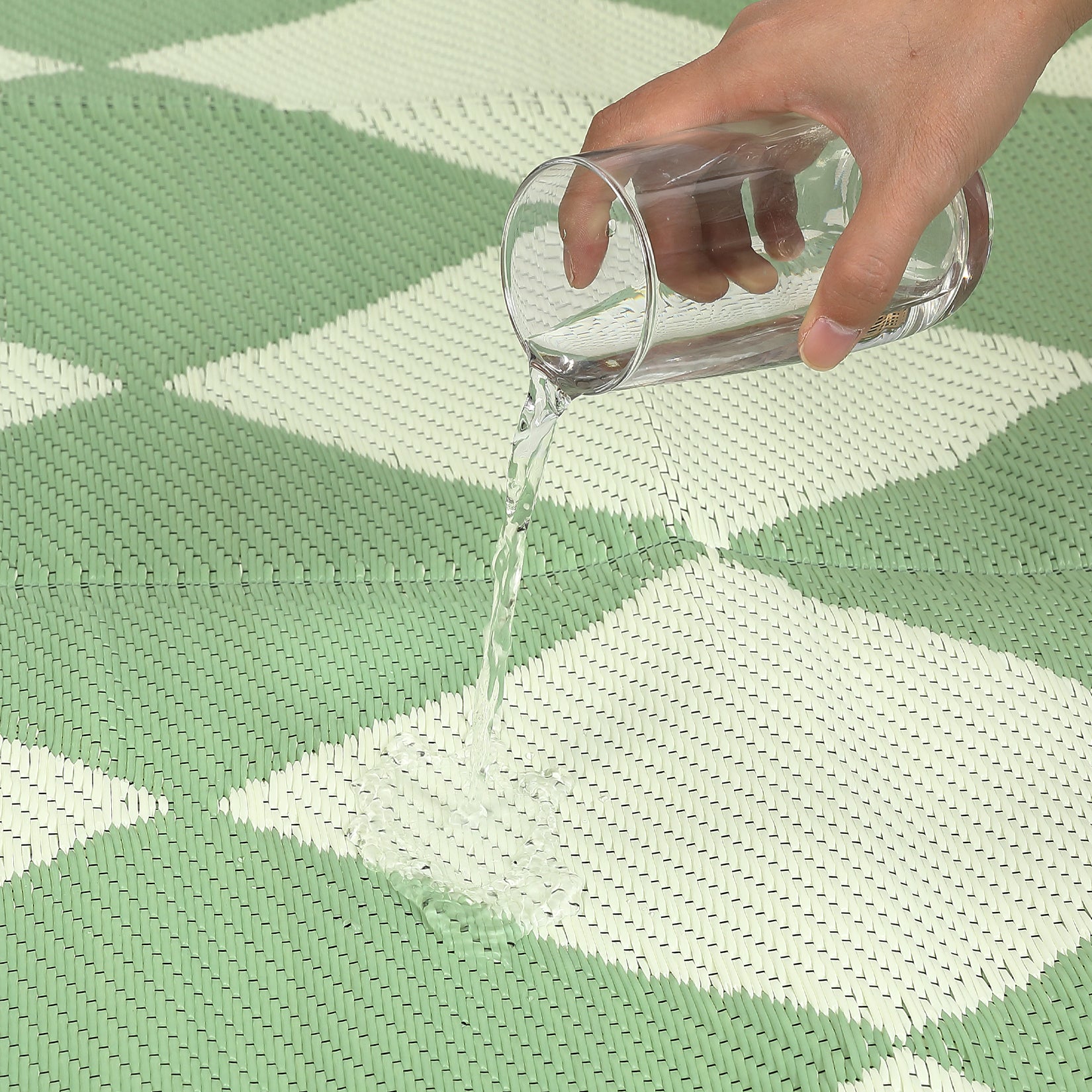 Garvee Outdoor Rug 10x14 Large Plastic Straw Rug Waterproof Reversible Portable Camping Rug Green Diamond for Patio Porch Balcony