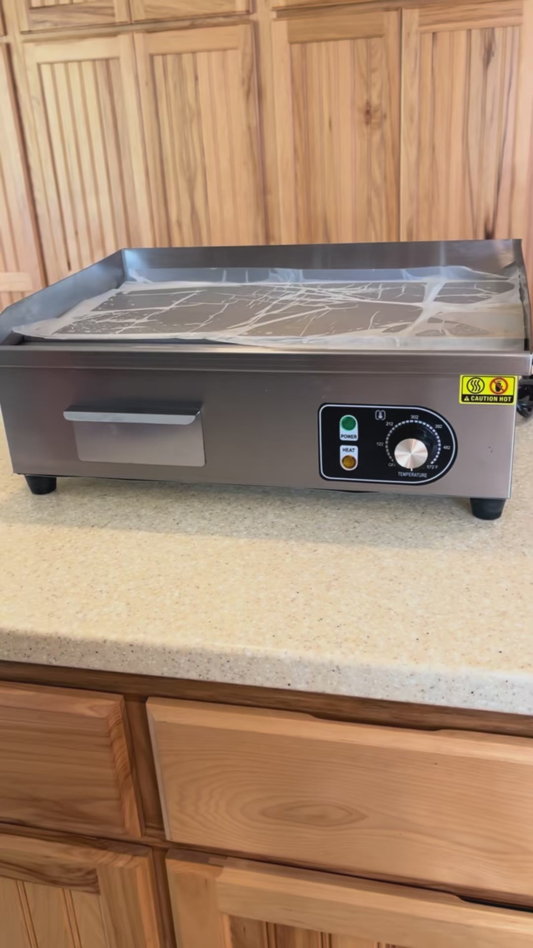 Garvee 14-Inch Commercial Electric Grill 1500 Watts Non-Stick Stainless Steel Adjustable Temp 122°F-572°F for Home & Restaurant(WITH PLUG)