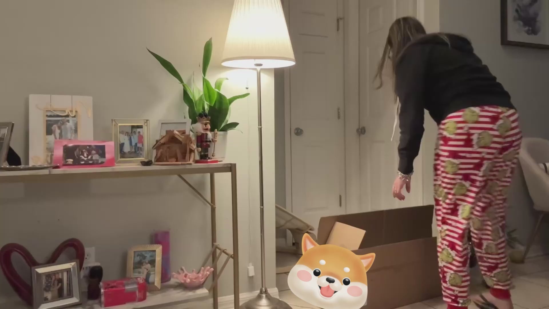 Garvee 5ft Artificial Bougainvillea Tree, Tall Potted Artificial Plants Indoor, Faux Tree with Wood Trunk and Pink Flowers for Outdoor