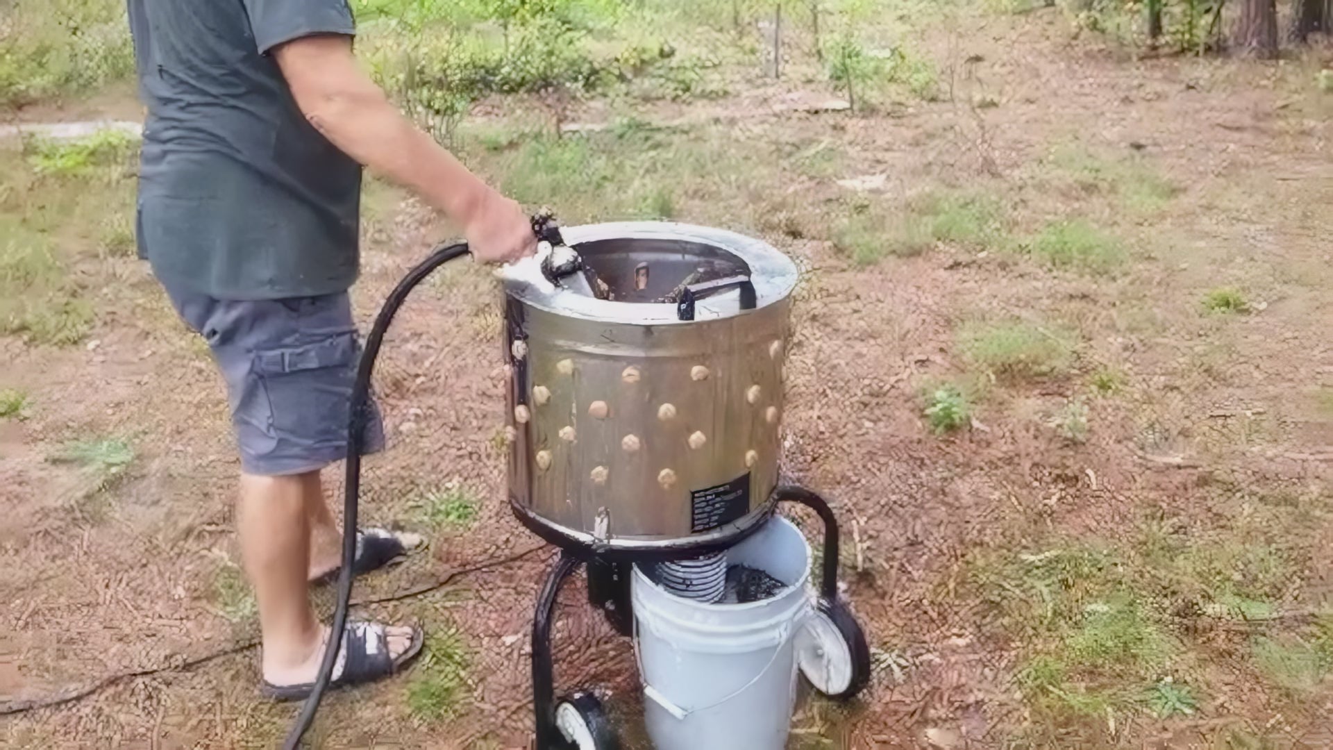 Garvee 20 Inch Chicken Plucker Machine, 550W Efficient Commercial Chicken Plucker, Poultry Plucking with 106 Soft Fingers, Suitable for Chickens, Ducks, Pigeons and Other Poultry