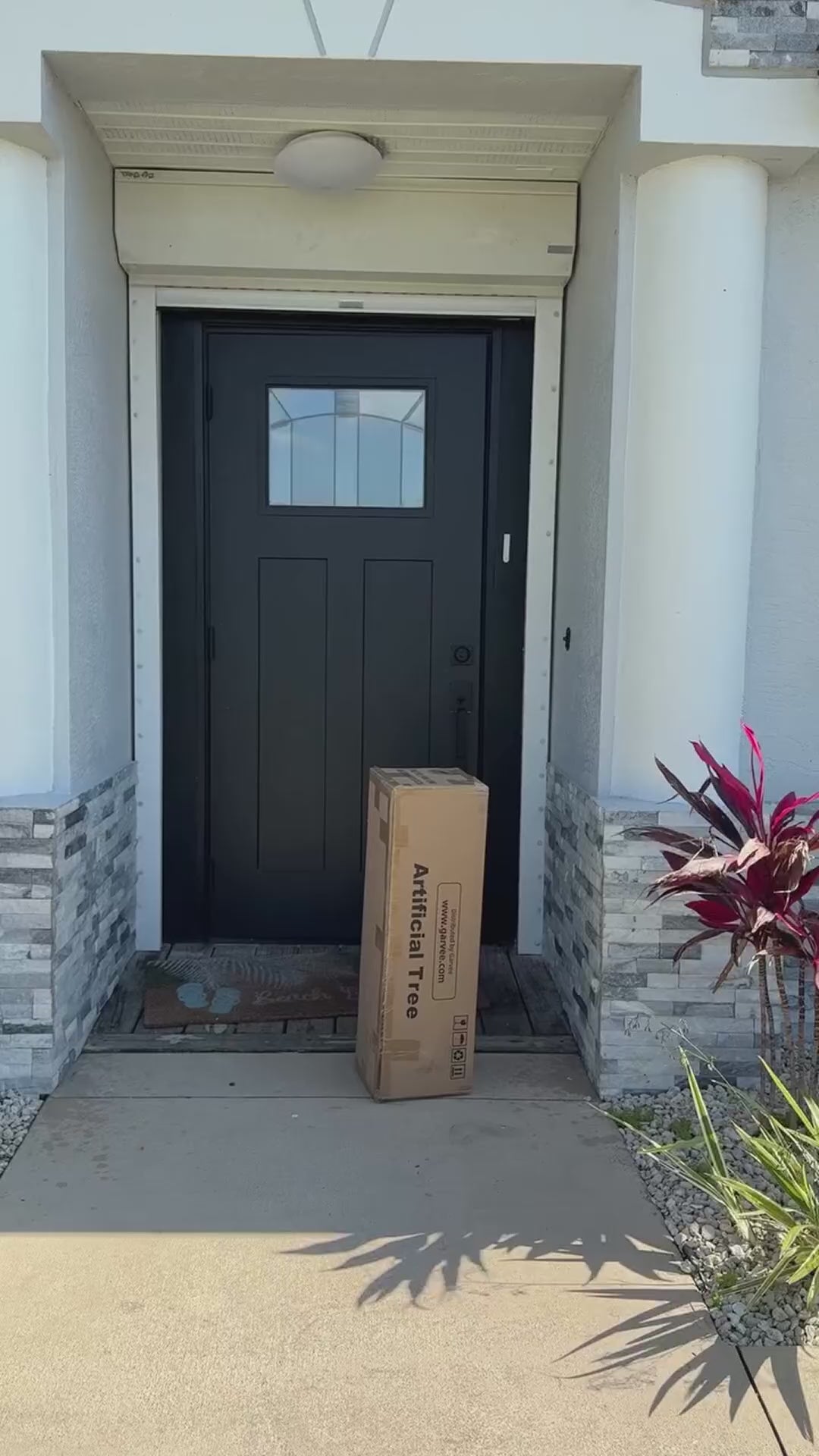 Garvee 7ft Faux Fiddle Leaf Fig Tree with White Tall Planter, Faux Trees with Artificial Plants 107 Fiddle Leaves Greenery - Lifelike Fake Tree for Home Office Store Room Decor Indoor Outdoor