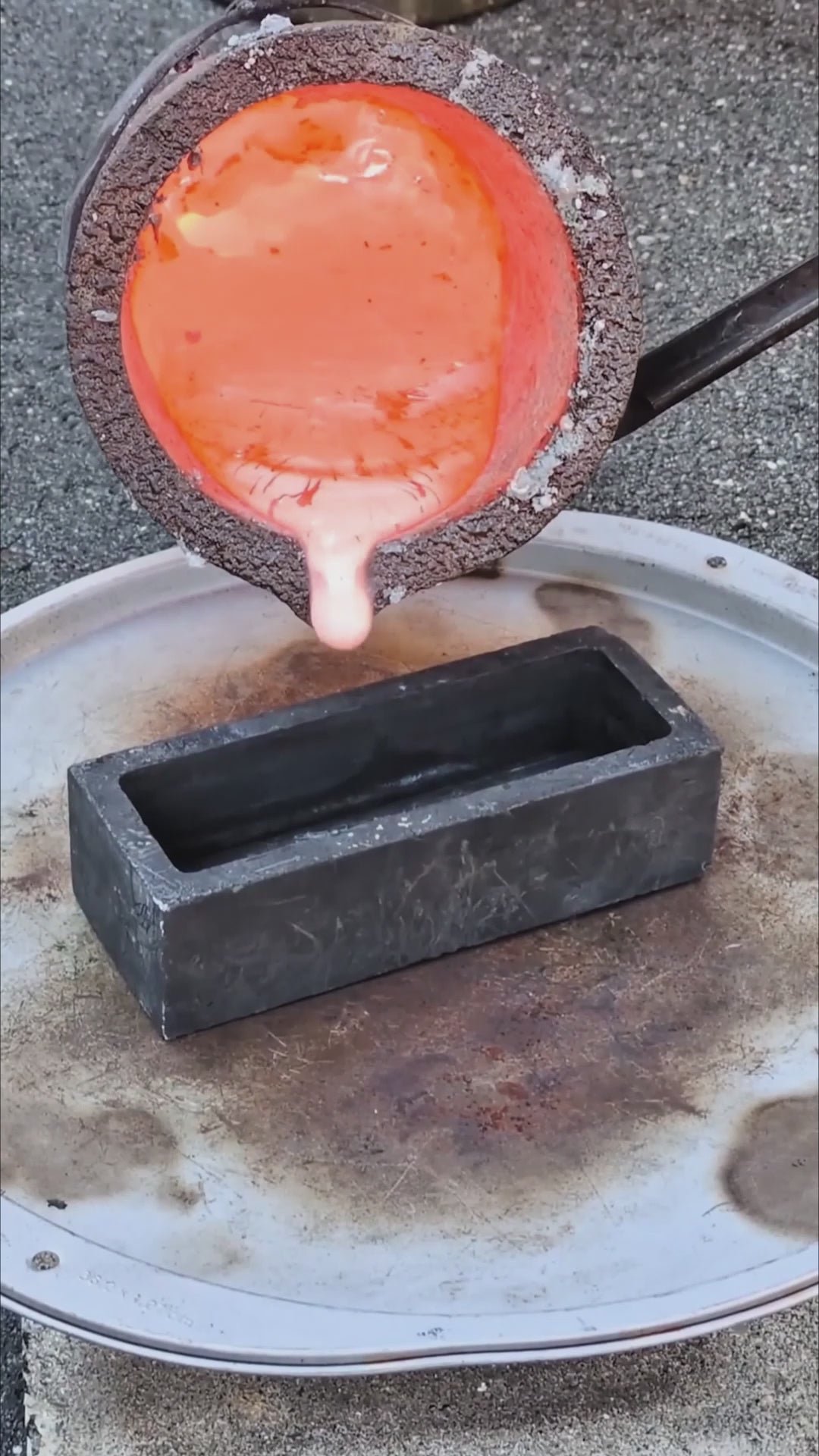 Garvee 26 lbs / 12 KG Propane Melting Furnace Kit - 2370°F Metal Foundry Furnace with Crucible and Tong, Large-Capacity Melter for Copper, Silver, Aluminum, and Gold, Ideal for Beginners