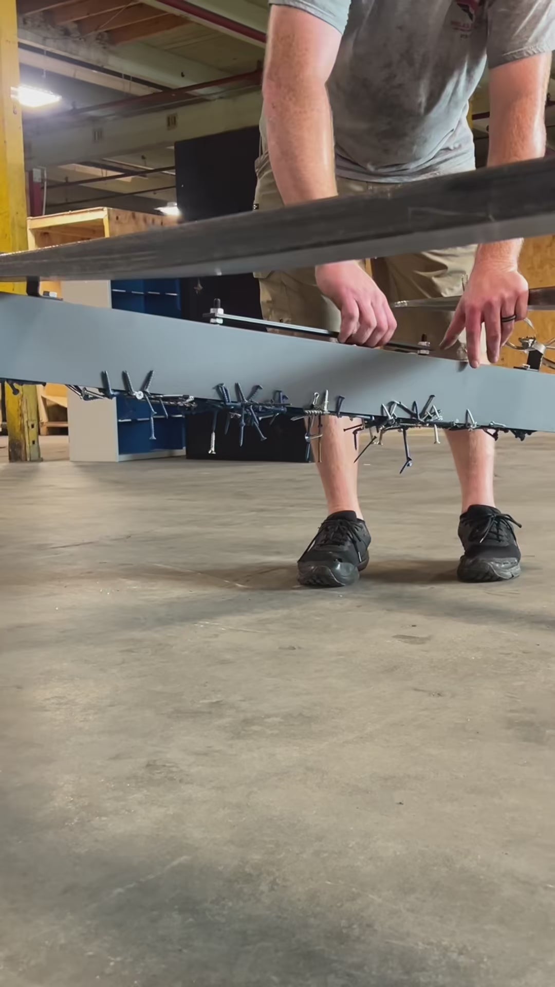 Garvee Hanging Magnetic Sweeper 60 Inches Heavy-Duty Magnet Sweeper, Nail Magnet Sweeping Tool with 140 LBS Lifting Capacity, Magnet Double Magnetic Force Sweeper Unit, Hanging Magnet for Forklift